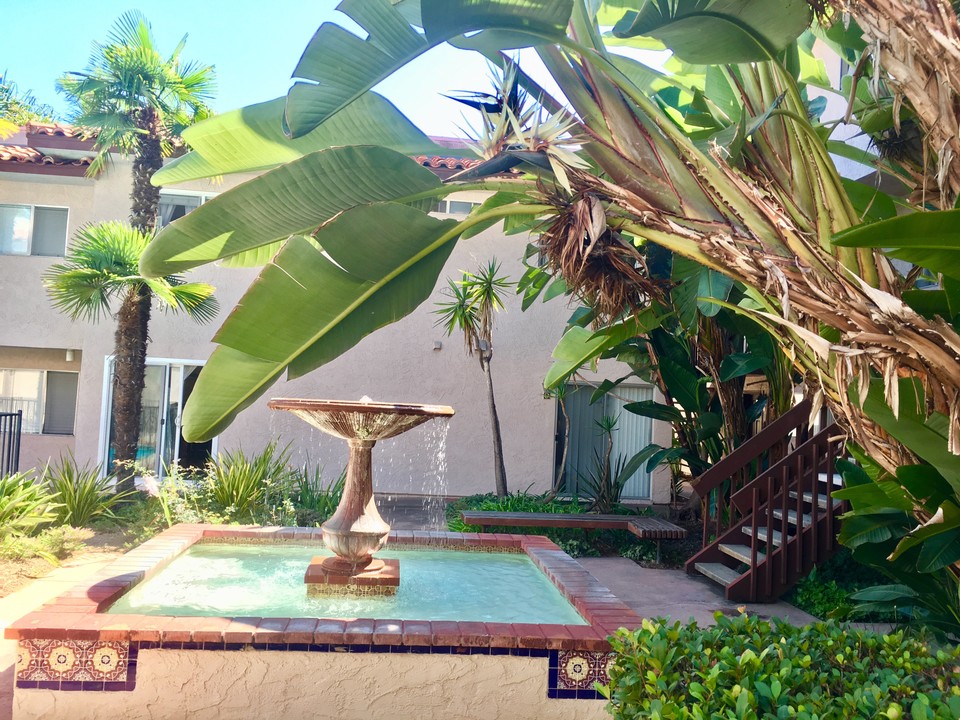 2582 Del Mar Heights Rd in Del Mar, CA - Foto de edificio