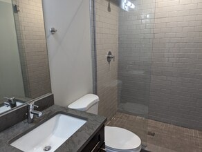 2203 W Eastwood Ave, Unit #2205-1W in Chicago, IL - Foto de edificio - Building Photo