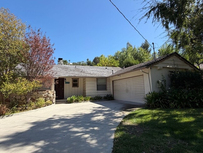 property at 4850 Excelente Dr