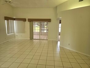 4234 SE Home Way in Port St. Lucie, FL - Building Photo - Building Photo