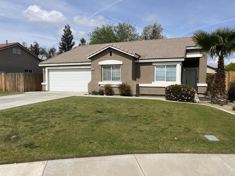 9808 Pyramid Peak Dr in Bakersfield, CA - Building Photo