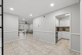 7900 Westheimer Rd, Unit 241 in Houston, TX - Building Photo - Building Photo