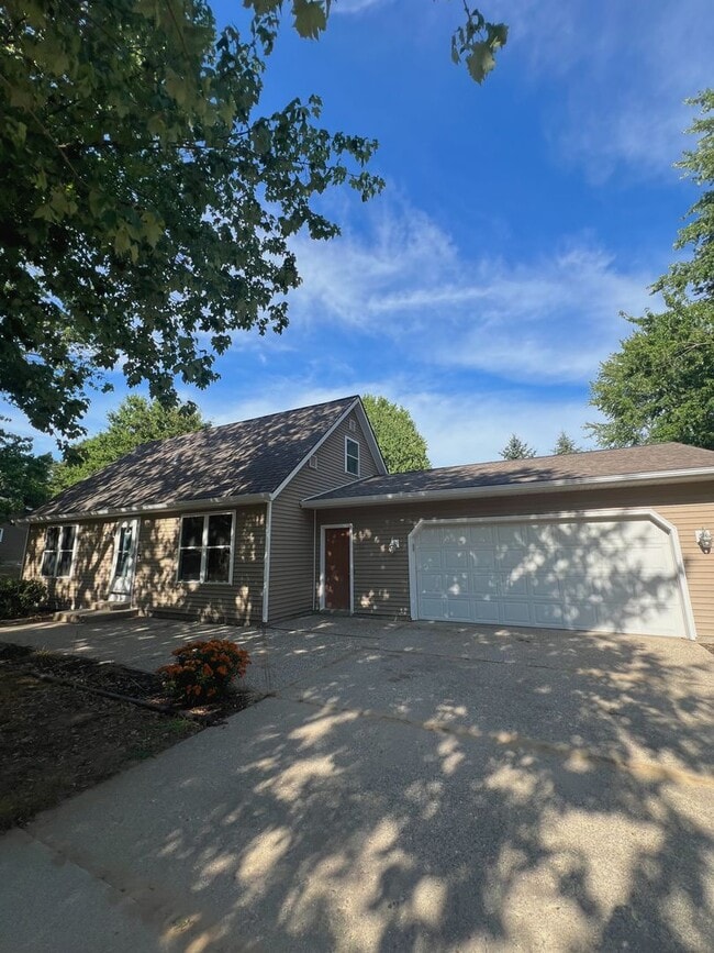 21 Iroquois Ave in Holland, MI - Building Photo - Building Photo