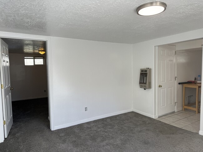 219 Country Club Dr in Ogden, UT - Building Photo - Building Photo