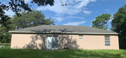 8566 99th Ave in Vero Beach, FL - Building Photo - Building Photo