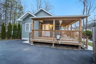 5112 Creek Rd in Schnecksville, PA - Building Photo - Building Photo