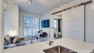 1609-2221 Yonge St in Toronto, ON - Building Photo - Building Photo