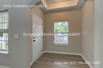 8500 Summer Glen Cir in Charlotte, NC - Building Photo - Building Photo