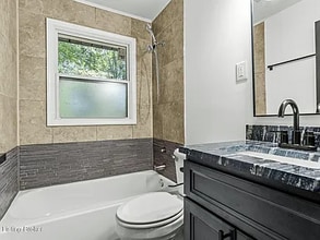 1119 Ireland Dr in Louisville, KY - Building Photo - Building Photo