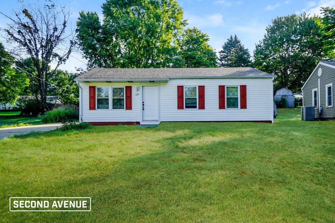 519 Fairfield Dr in Greensburg, PA - Building Photo