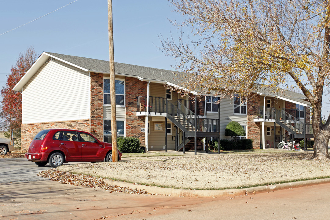 Blanchard Village Apartments in Blanchard, OK - Building Photo