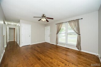 4 Countryside Dr, Unit H330 in St. Peters, MO - Building Photo - Building Photo