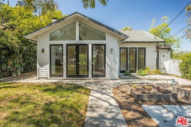 property at 2335 Silver Ridge Ave