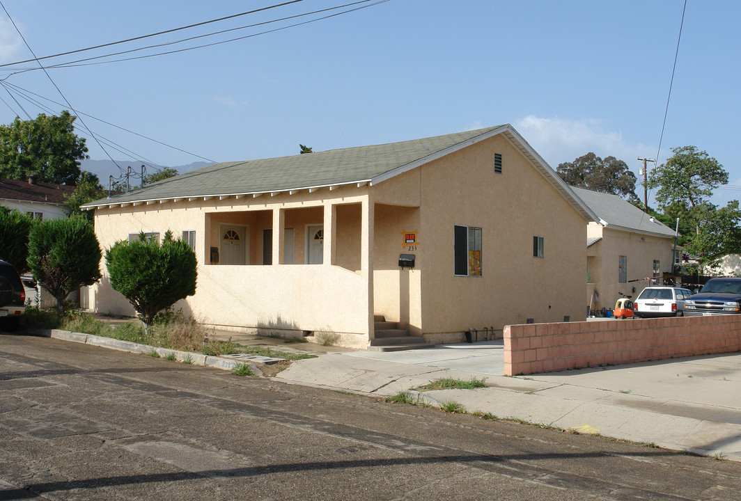 233 1/2 S Ojai St in Santa Paula, CA - Building Photo