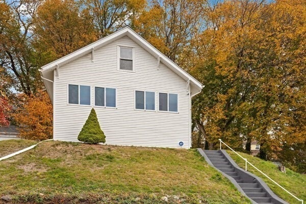 10 Minthorne St in Worcester, MA - Building Photo - Building Photo