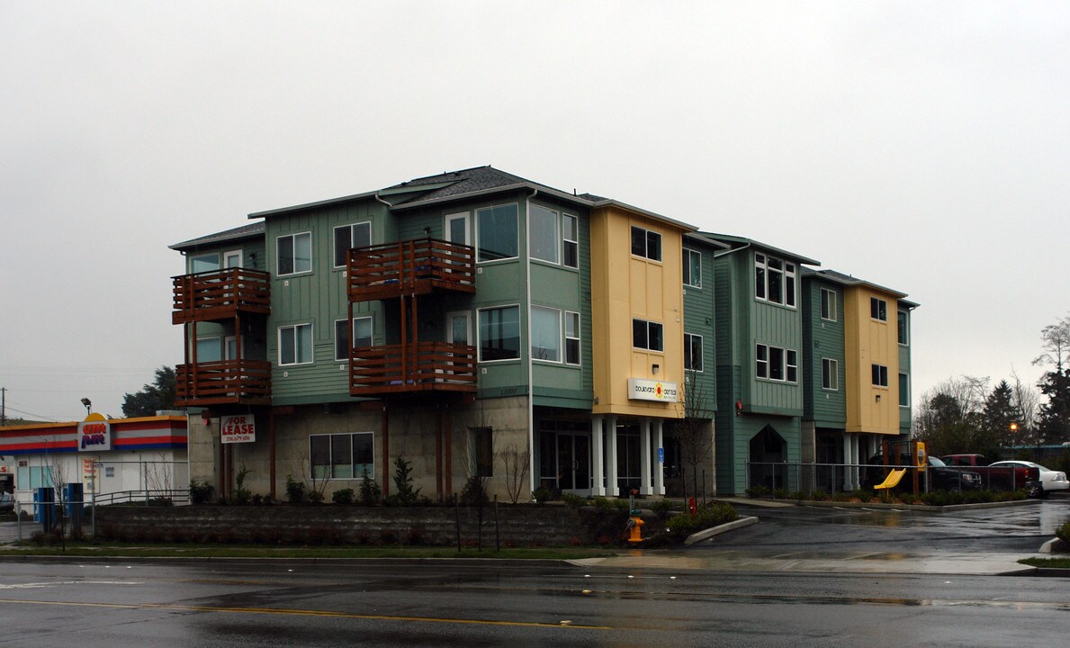 13505 Ambaum Blvd SW in Burien, WA - Building Photo