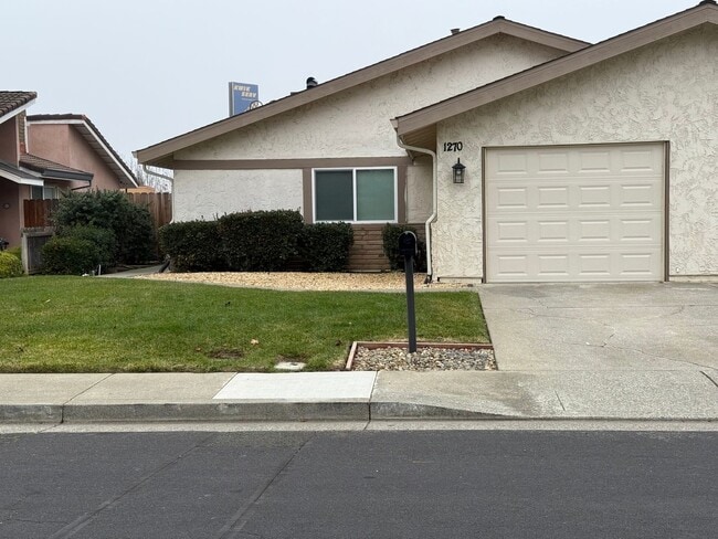 property at 1270 Hartford Cir