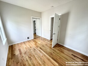 6 Cawfield St, Unit 2 in Boston, MA - Building Photo - Building Photo