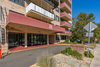 Stoneridge Knoll in Arlington, VA - Foto de edificio - Building Photo