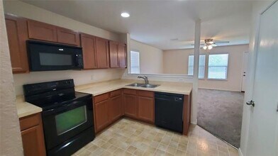 217 Silver Lake Trail in Fort Worth, TX - Building Photo - Building Photo