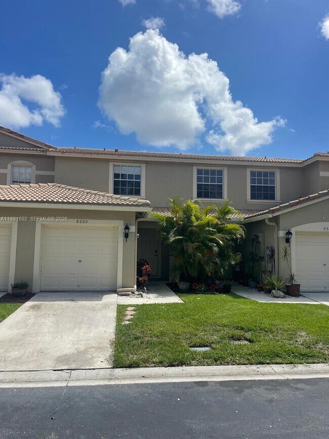 8530 W Southgate Shores Cir in Tamarac, FL - Building Photo - Building Photo