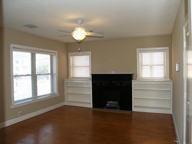 2413 Woodhead St-Unit -B in Houston, TX - Building Photo - Building Photo