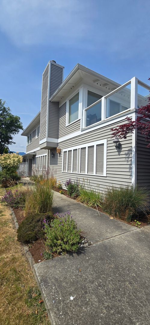 property at 229 E 1st St