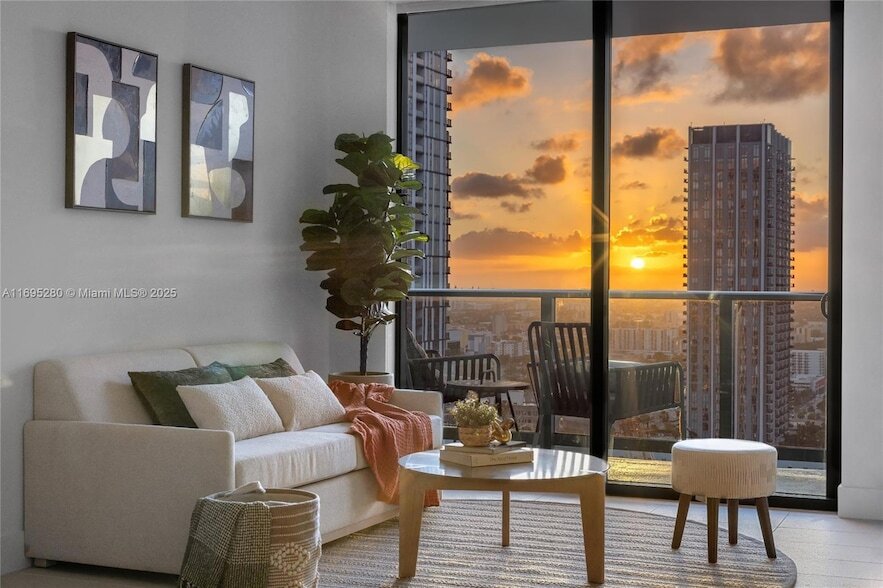 601 NE 1st Ave, Unit 2704 in Miami, FL - Building Photo