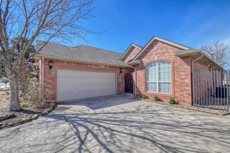 420 Windjammer St in Norman, OK - Building Photo - Building Photo