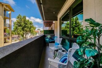 Arbor Crest on Fourth in San Diego, CA - Foto de edificio - Building Photo