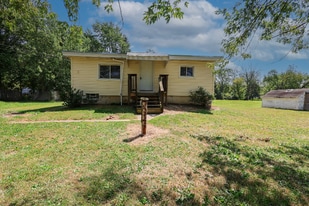 6180 Hillford Ave NE in Canton, OH - Building Photo