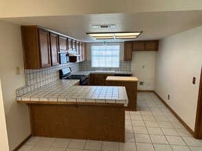 5145 W Iris Ct in Visalia, CA - Building Photo - Building Photo