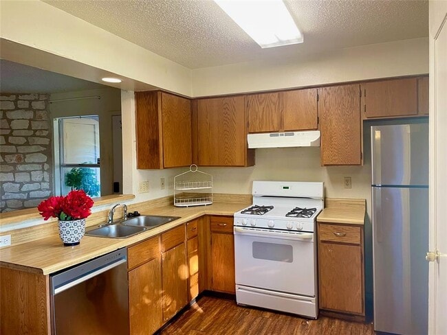 402 Hedgewood Dr in Georgetown, TX - Building Photo - Building Photo