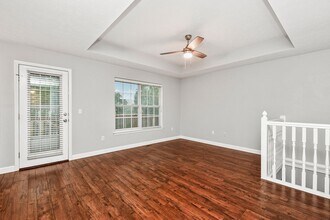 5953 S Roanoke Ave in Springfield, MO - Foto de edificio - Building Photo