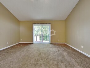 439 Parkview Ct in Monroe, OH - Foto de edificio - Building Photo