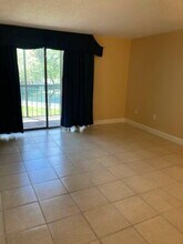 8025 SW 107th Ave in Miami, FL - Building Photo - Building Photo