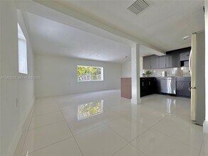5101 SW 112th Pl in Miami, FL - Building Photo - Building Photo