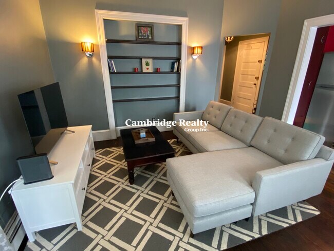 15 Trowbridge St, Unit 2 in Cambridge, MA - Building Photo - Building Photo