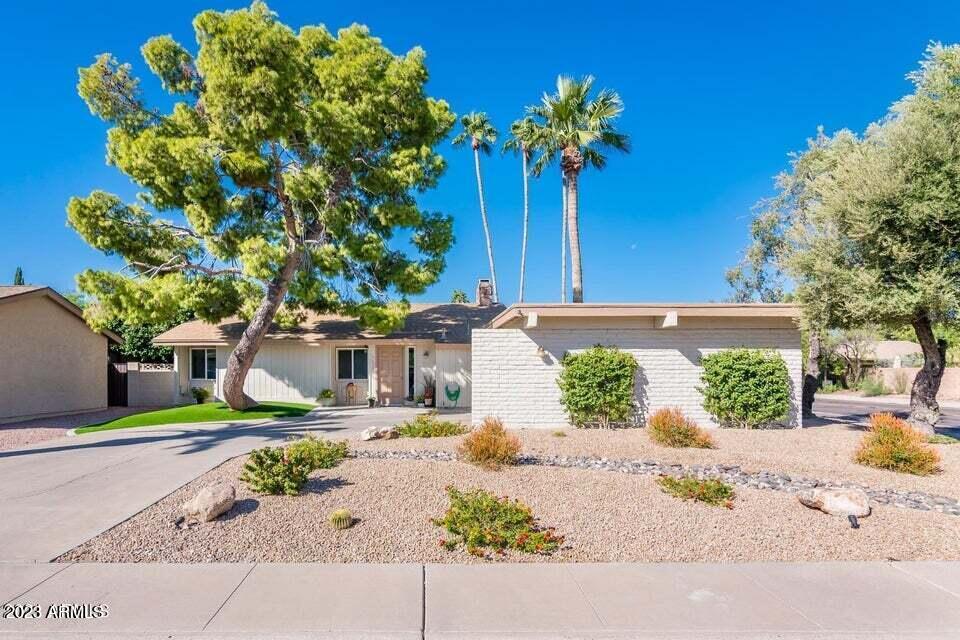 7526 N Vía De La Campana in Scottsdale, AZ - Building Photo