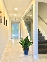 621 NE 8th Ave in Fort Lauderdale, FL - Building Photo