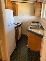 663 SE Parrott St in Roseburg, OR - Building Photo