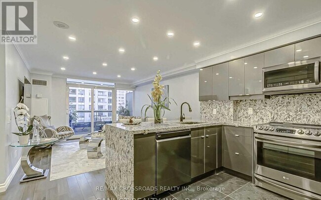 5-15 Northtown Way in Toronto, ON - Building Photo - Building Photo