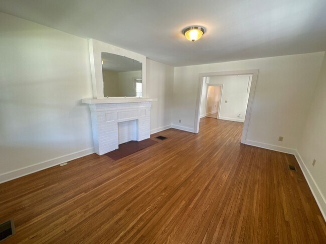 2189 Summit St in Columbus, OH - Building Photo - Building Photo