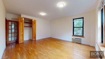 200 Riverside Dr in New York, NY - Building Photo