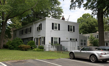 Hillwood Square in Falls Church, VA - Building Photo - Building Photo