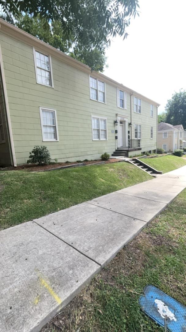 property at 1332 N Jefferson St