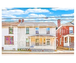 61 E Middle St in Gettysburg, PA - Building Photo