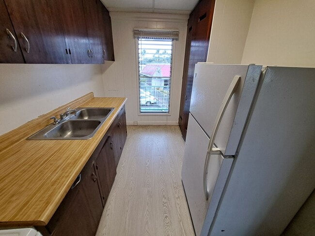 963 Kilauea Ave in Hilo, HI - Building Photo - Building Photo