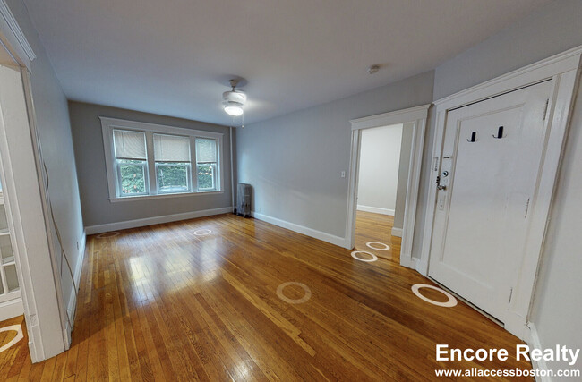 8 Gray St, Unit 3 in Cambridge, MA - Building Photo - Building Photo