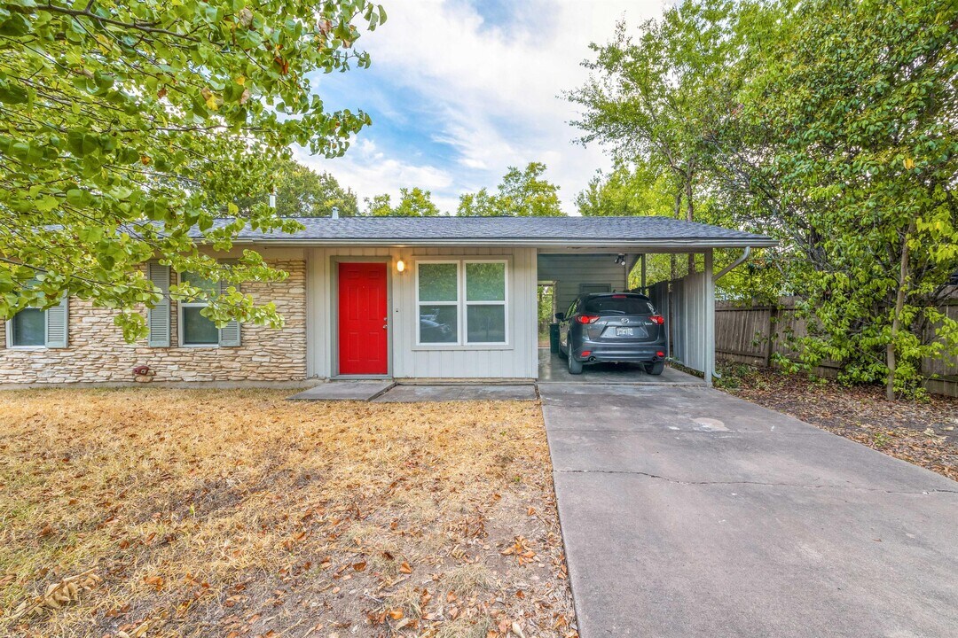 205 Chippendale Ave in Austin, TX - Building Photo